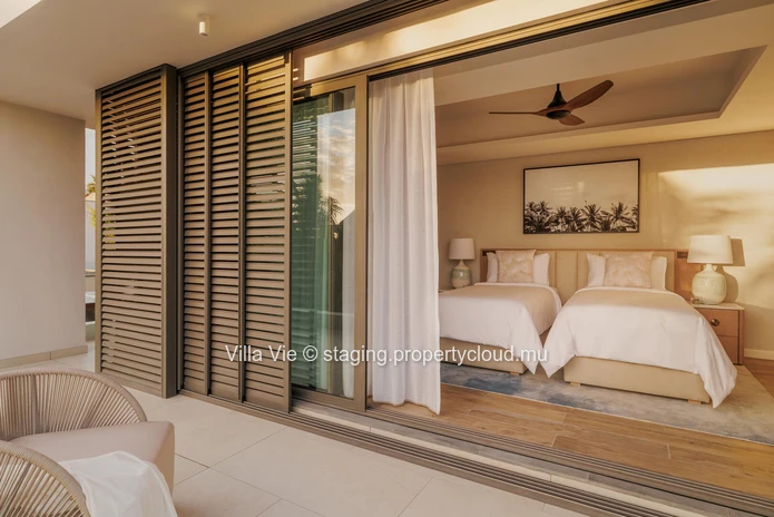 Belle Mare - Sublime 4 bedroom villa with sea access