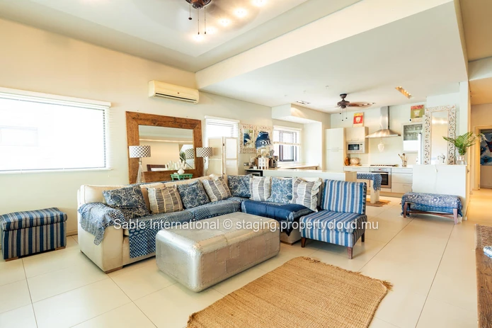 Appartement RES à vendre à Rivière Noire - Black River, 370m², Front de Mer, Vue mer, Meublé.