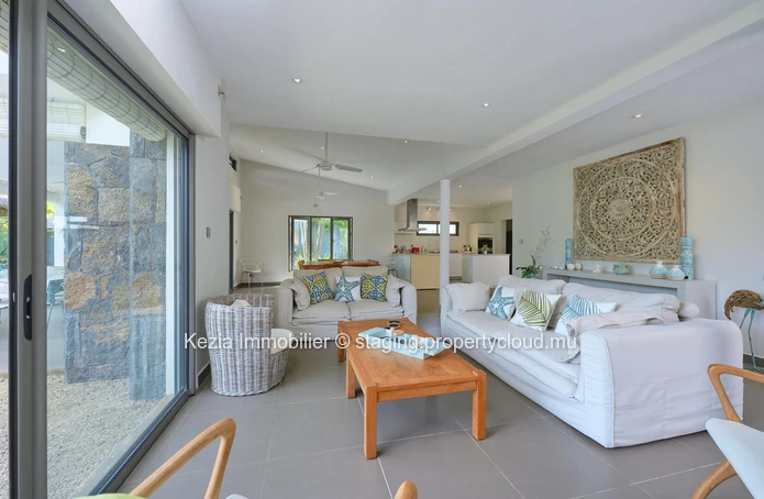 Contemporary Villa In A Secure Residence