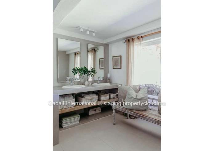 Luxury villa for short-term rental in Montagu – Lagoon view & private chef