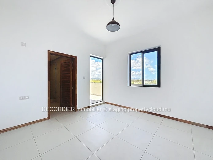 Penthouse located in a complex with elevator and shared swimming pool