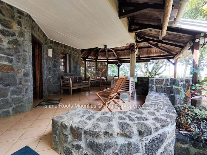Charme d'Antan & Sérénité Absolue : Une maison de 3 chambre à Ferré, Mapou (Mandat exclusif)