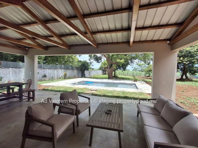 Spacious House for Rent in Constance – Large Plot, Pool & Lush Green Surroundings