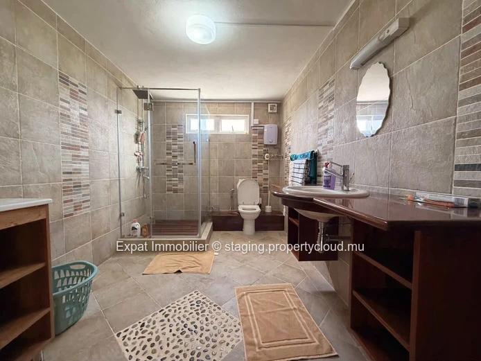 3-Bedroom Detached Villa for Rent – Pereybere, Large Tropical Garden
