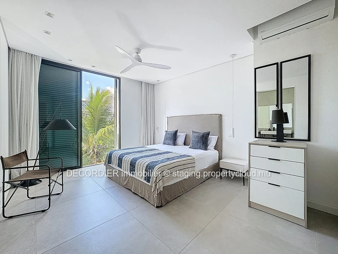 Beachfront – Luxury by the Ocean