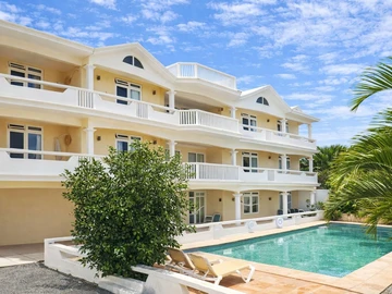 15 Bedroom Apartment