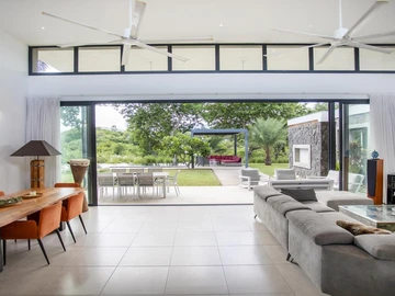 5 Bedroom Villa