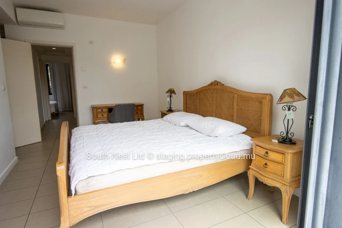 Furnished ground floor apartment with 3 bedrooms and garden 