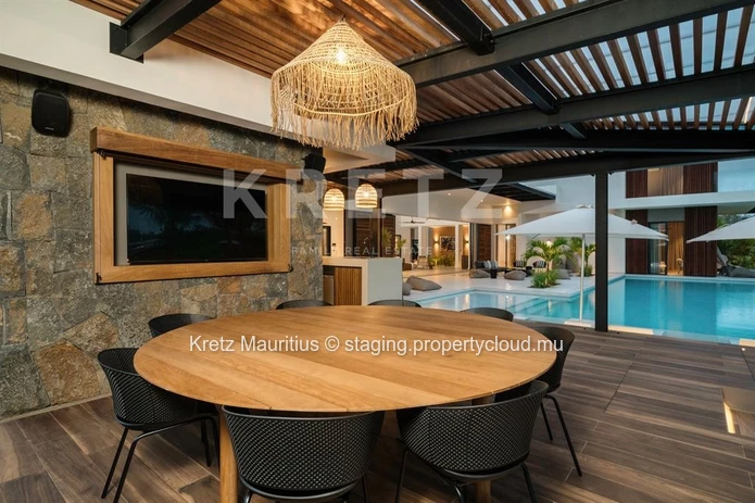 Exceptional golf-front villa, designed for entertaining