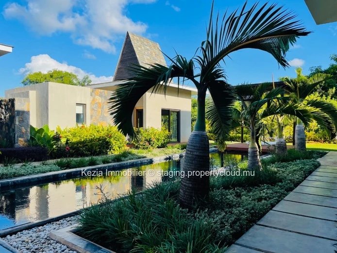 Balinese-Style Single-Storey Contemporary Villa