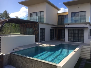 6 Bedroom House