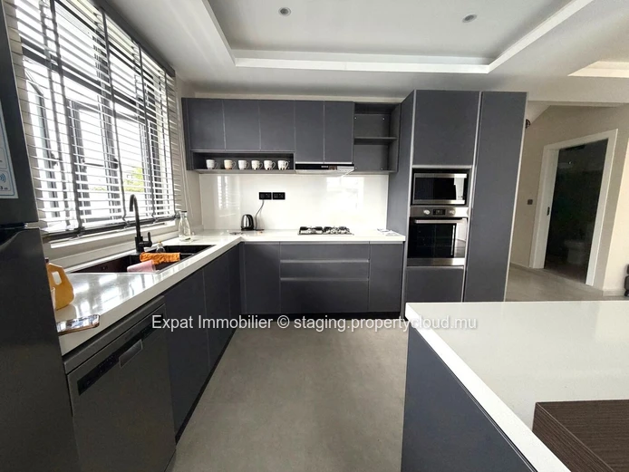 New Contemporary Villa With Terrace, Pool, And Garden – Near The Beach Moint Choisy