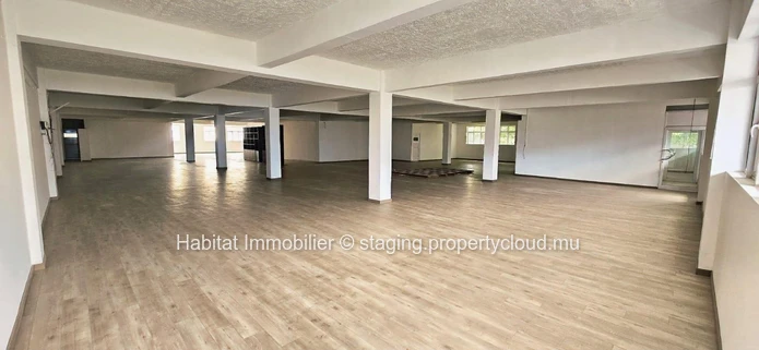 A louer : Bureau spacieux non-meublé de 929 m² à Port-Louis