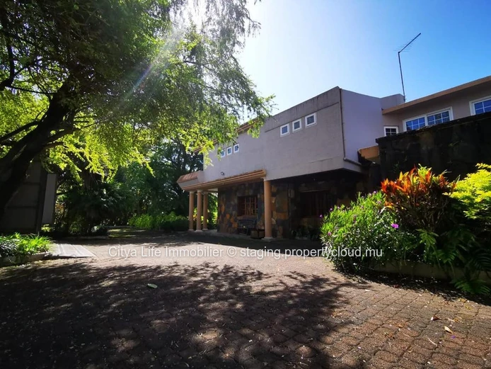 Luxurious Furnished House with Private Pool in Floréal - 560m² Living Area - Rs 120,000 rent