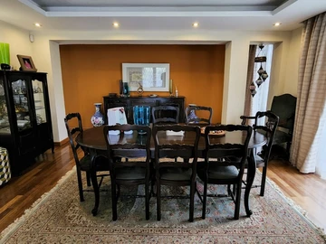 6 Bedroom House