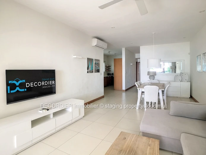 Ground floor apartment in front of the sea