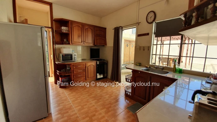 7-bedroom house with spacious rooms
