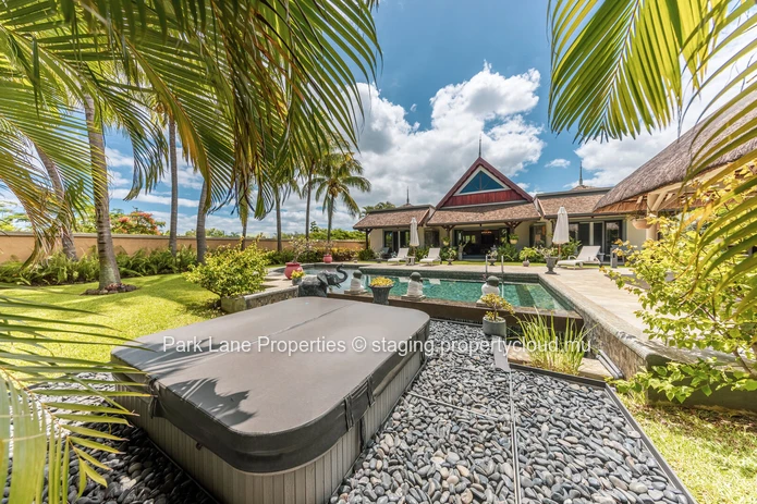 Sun-Kissed Charm: Luxurious Plantation Style Home with Resort Amenities in Albion, Mauritius