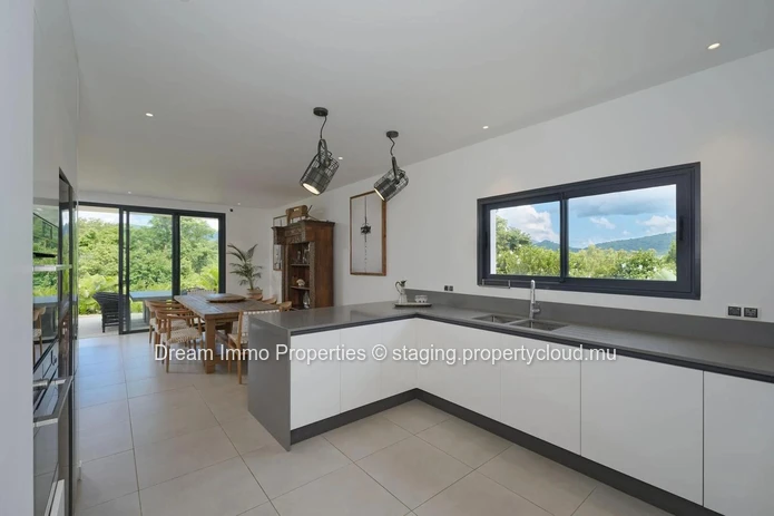 Villa With Mountain Views & Surrounding Nature, A Stone's Throw From The Tamarina Golf Course - Mauritius