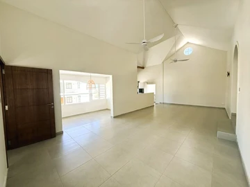6 Bedroom House