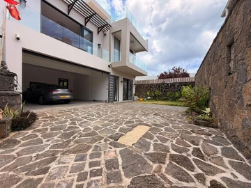 5 Bedroom Villa