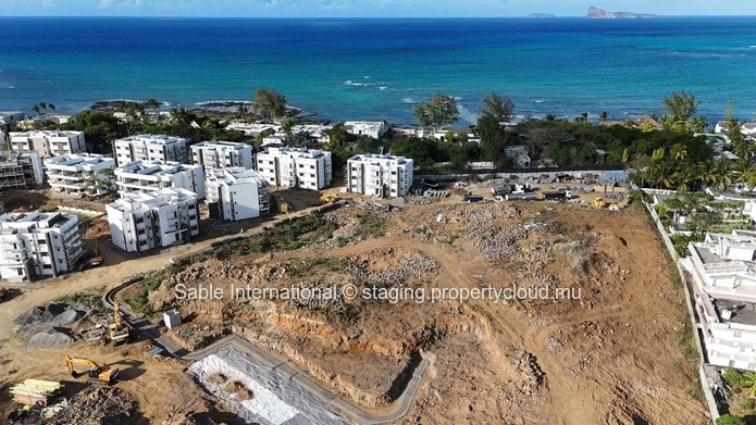 Luxury Penthouse  with Private Pool and Sea Views in Pointe aux Canonniers