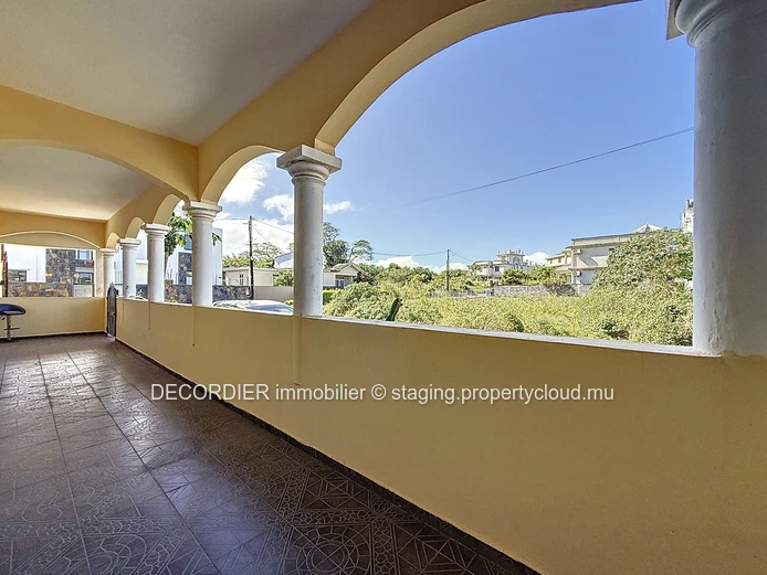 Large 287 m² house for sale