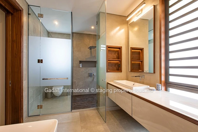 For sale a master villa on the water in Mauritius
