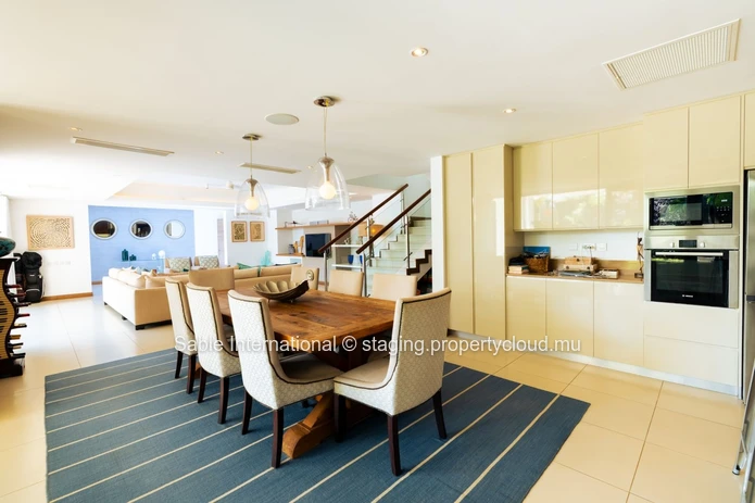 Villa PDS à vendre à Péreybère, 416m², 3 chambres, piscine privée, Vue mer, Proche Golf, Meublé.