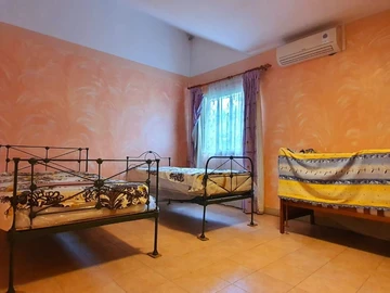 5 Bedroom Villa