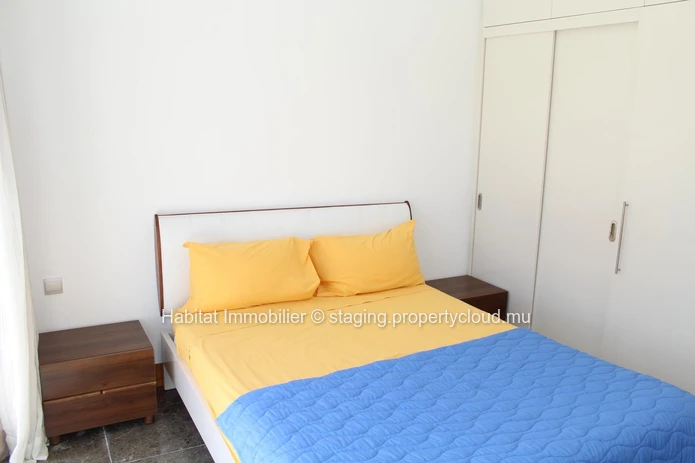 To rent - Stunning beachfront penthouse, furnished and equipped, of 150 m² located in a residence in Belle Mare 