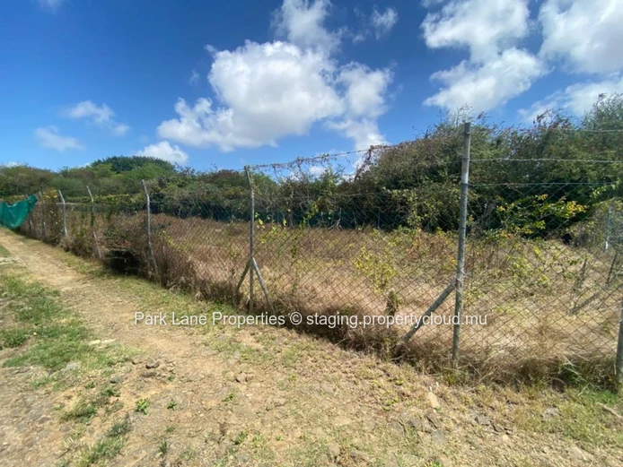 Terrain idéale pour investissemnt ou construction immédiate