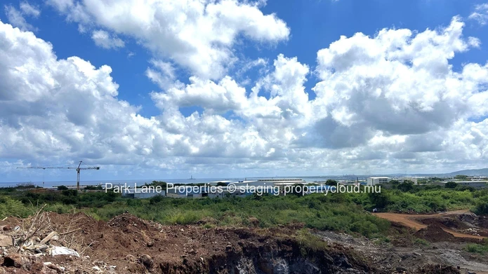 Terrain industriel de premier choix avec un grand potentiel à Petite Rivière.