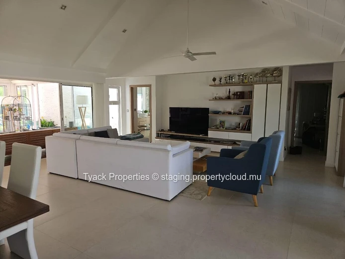 Villa Rare 5 Chambres avec Piscine Chauffée & Spa – Grand Baie