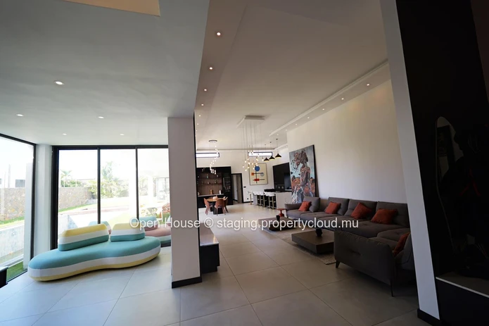 Villa PDS à vendre à Grand Baie, 492m² habitables, terrain 851m², 4 chambres, piscine privée, caractéristiques extéri...