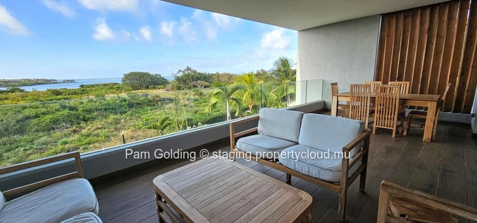 Live the North Coast Lifestyle in a large 2 bedroomed apartment