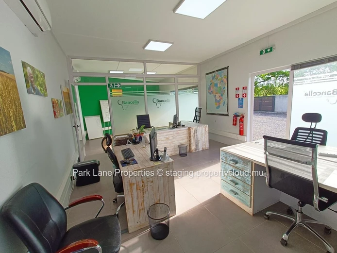 Super affaire dans l'Ouest! Bureau à louer