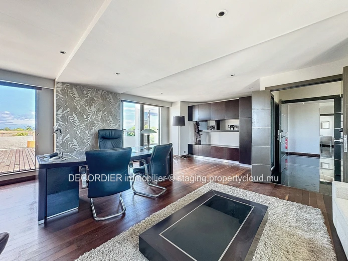 Office for sale in the heart of Grand Bay