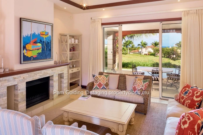 Fantastic light and bright villa ready to move in.