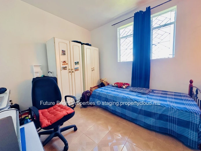 Opportunity Not to Be Missed: Modern Apartment in Roches Brunes