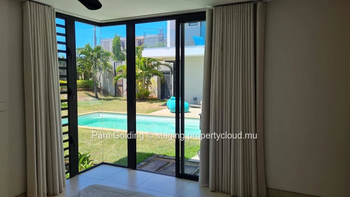 "Villa PDS à vendre à Grand Baie, 325m² habitable, terrain 511m², 4 chambres. Prix $. Ne manquez pas!"