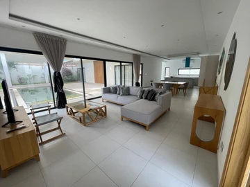 4 Bedroom Villa