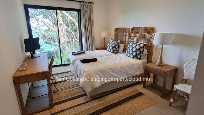 Beachfront Apartment for Sale in Pereybère 