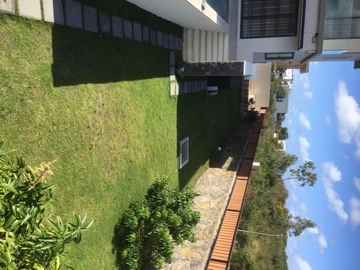 6 Bedroom House