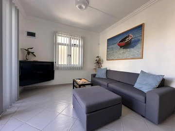 6 Bedroom Apartment