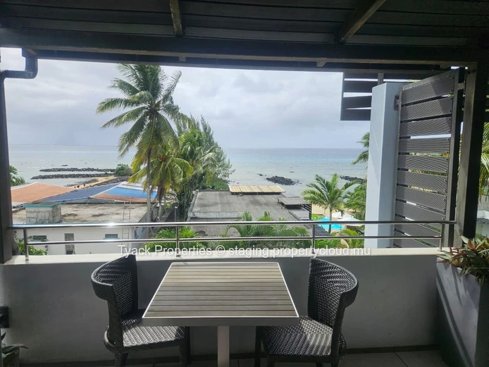 Penthouse en Bord de Mer avec Vue Imprenable – Pointe aux Biches