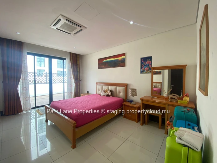 Furnished and equipped apartment in a prestigious complex in Grand Bay