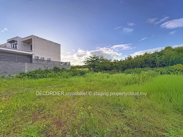 Residential land for sale in Pereybère.