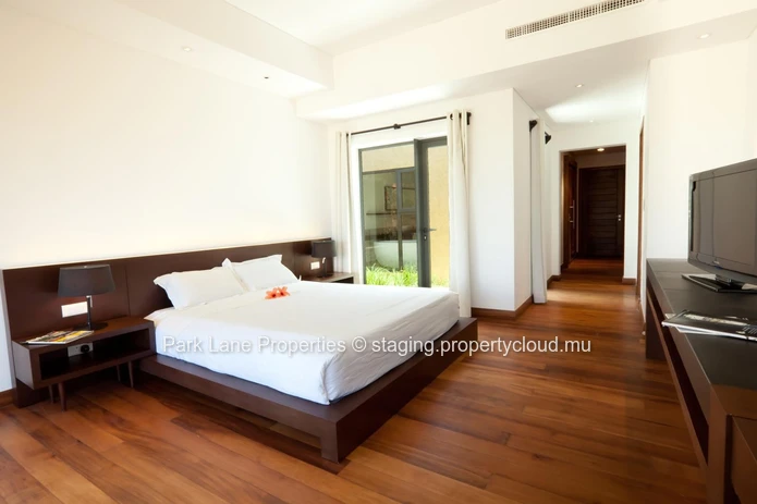 5-Bedroom Villa at Belle Rivière Estate – Tropical Elegance and Spacious Seclusion