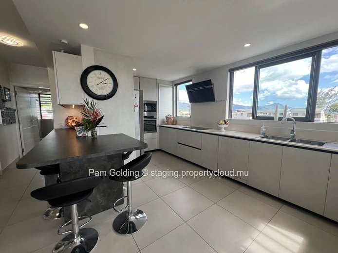 3 Bedroom Penthouse in La Preneuse, Tamarin